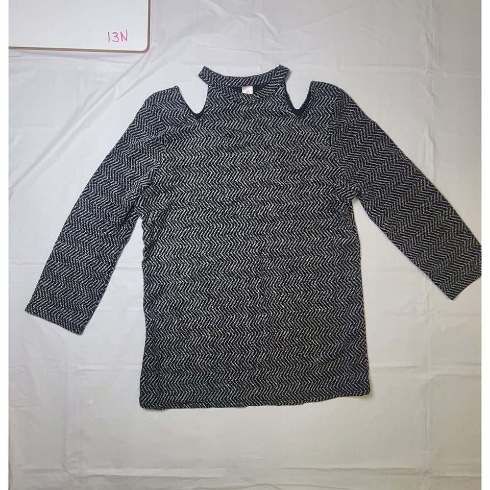 Womens No Boundaries black/silver cold shoulder metallic blouse. Size XL